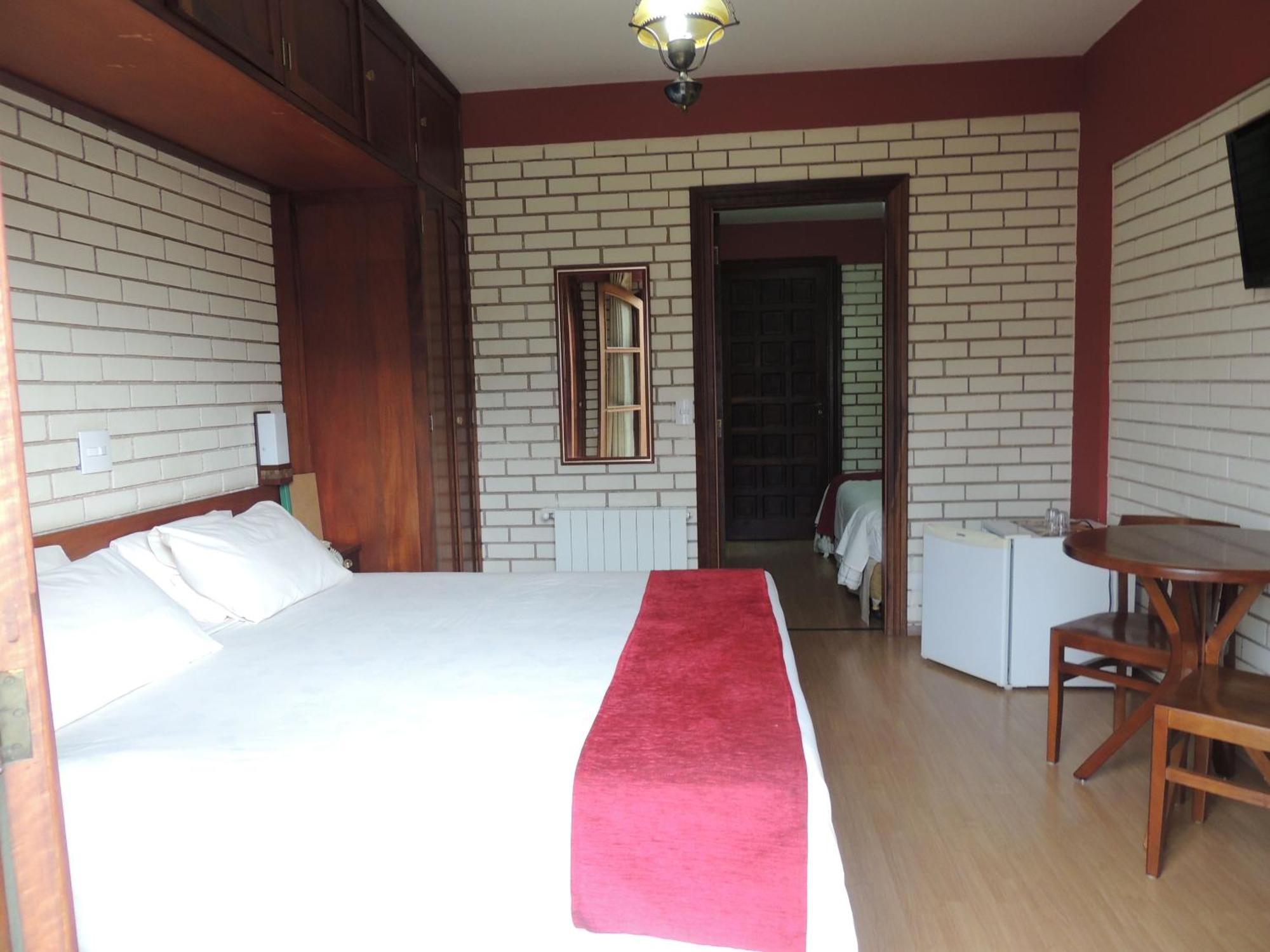 Hotel Monte Carlo Campos do Jordao Ruang foto