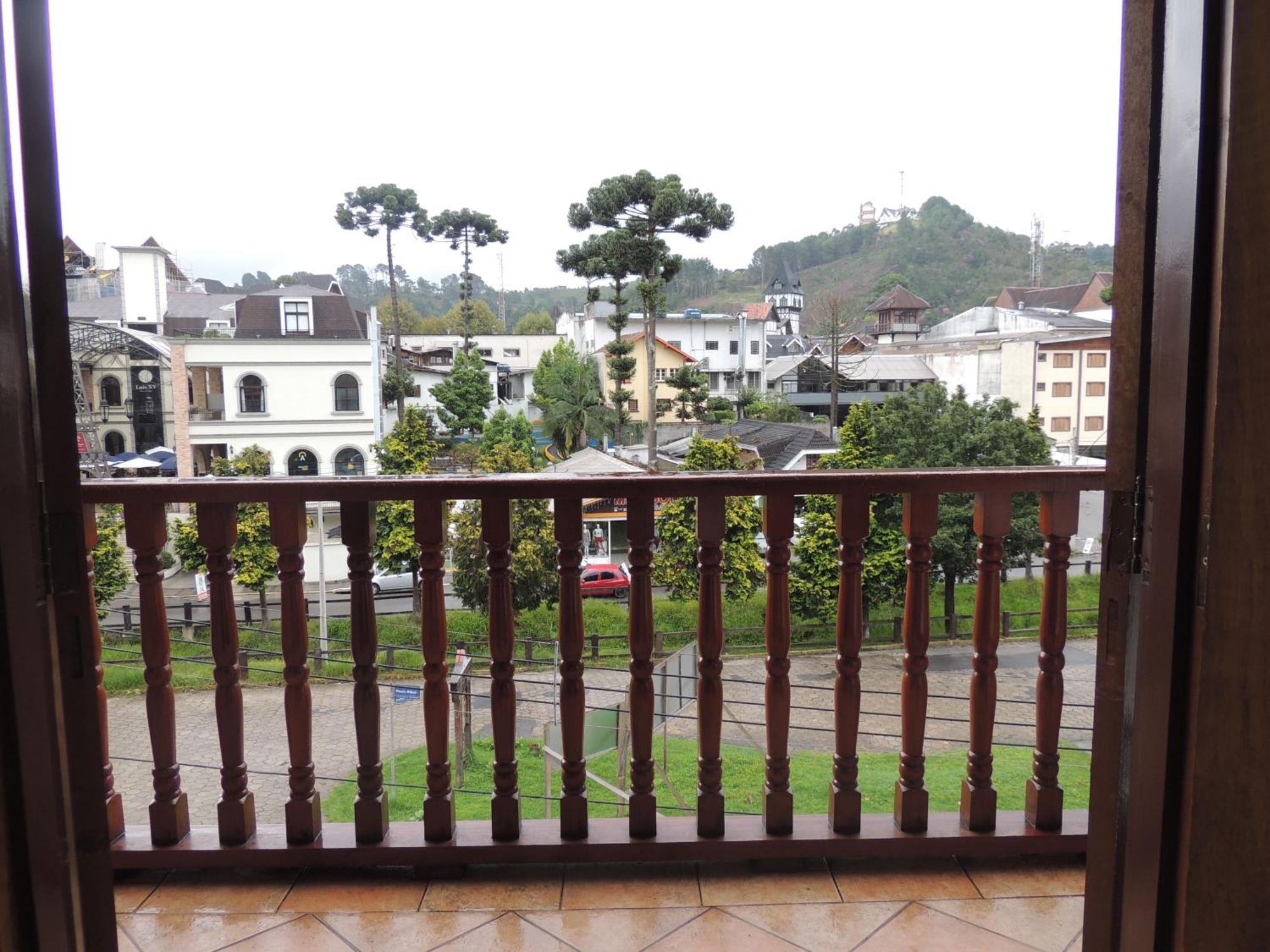Hotel Monte Carlo Campos do Jordao Ruang foto