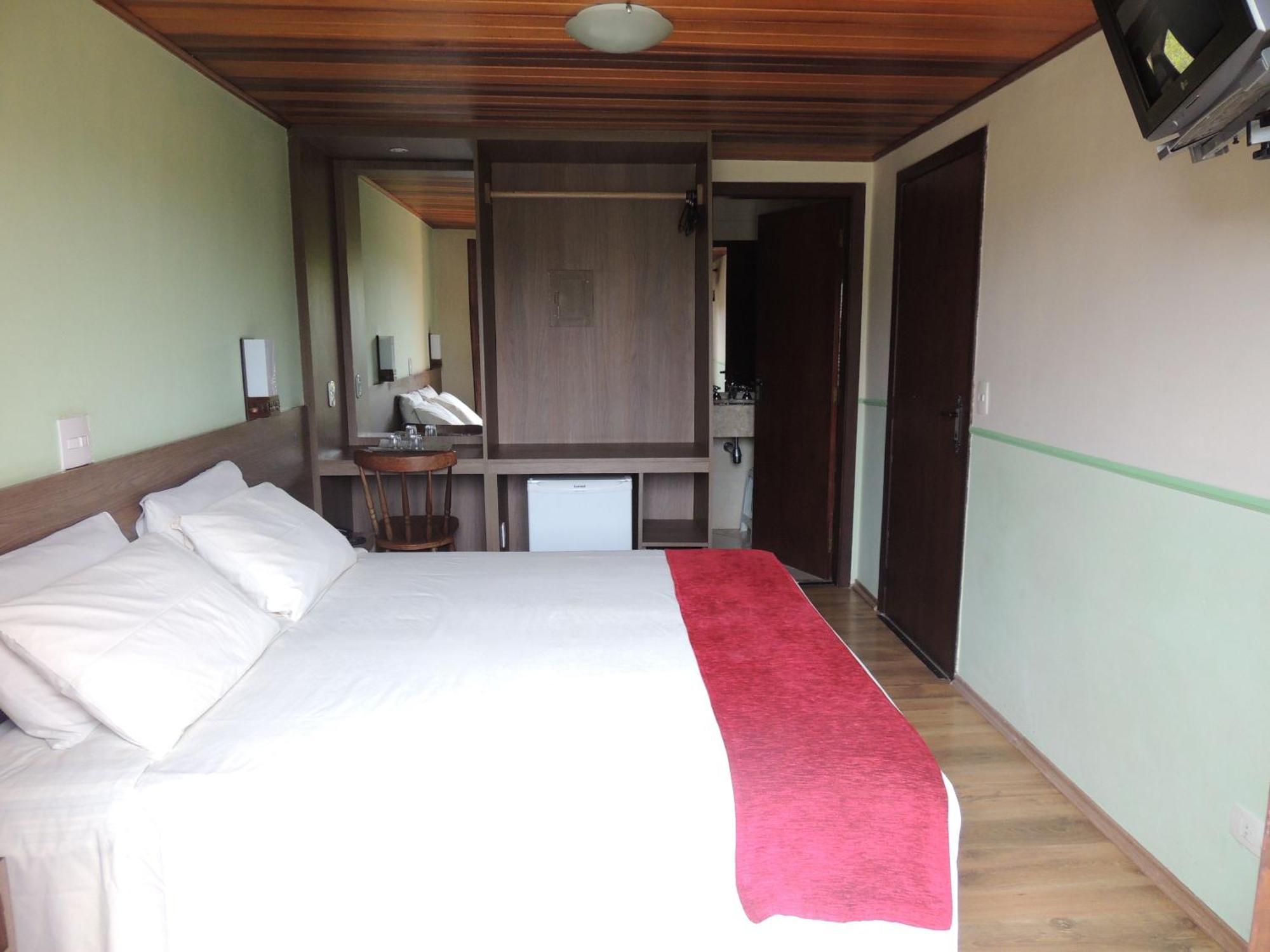 Hotel Monte Carlo Campos do Jordao Ruang foto